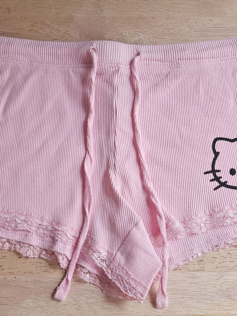 Hello Kitty Light Pink Lace-Trim Pajama Set. - Picture 3 of 6